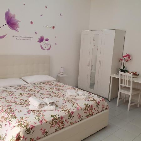 Le Tre Orchidee Bed & Breakfast Salerno Ngoại thất bức ảnh