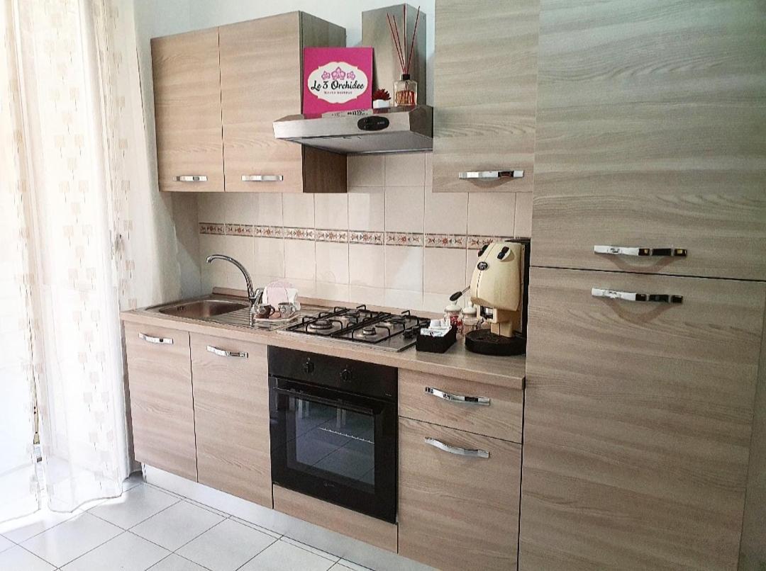 Le Tre Orchidee Bed & Breakfast Salerno Ngoại thất bức ảnh