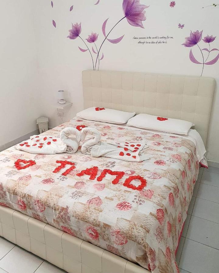 Le Tre Orchidee Bed & Breakfast Salerno Ngoại thất bức ảnh