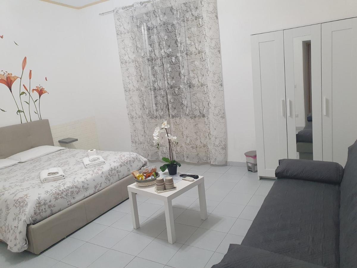 Le Tre Orchidee Bed & Breakfast Salerno Ngoại thất bức ảnh