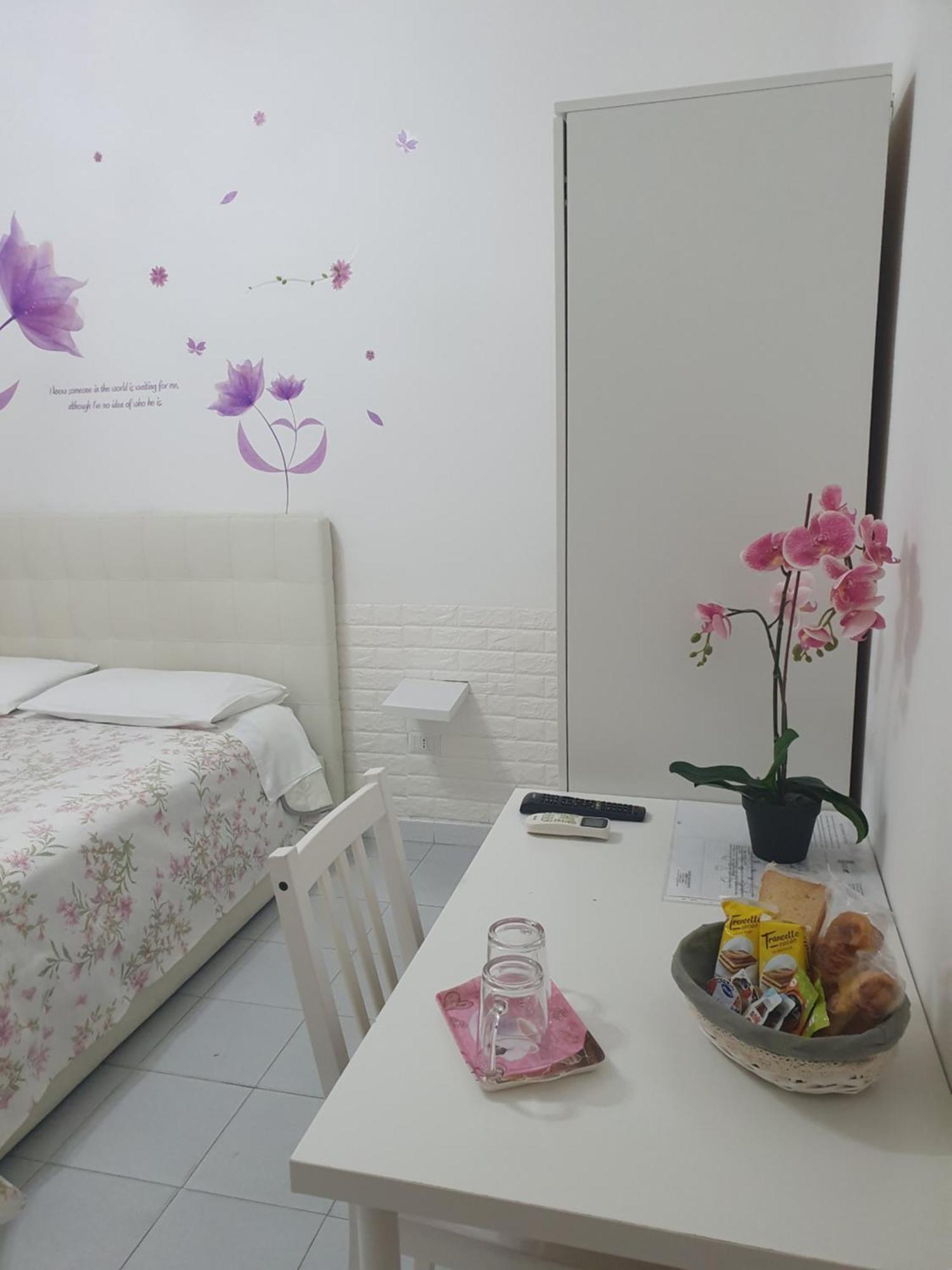 Le Tre Orchidee Bed & Breakfast Salerno Phòng bức ảnh