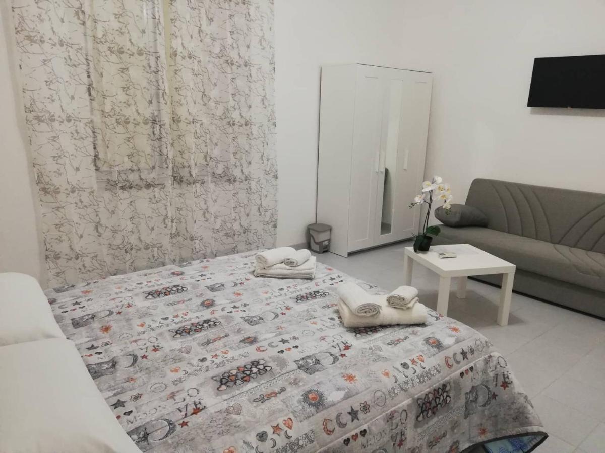 Le Tre Orchidee Bed & Breakfast Salerno Ngoại thất bức ảnh