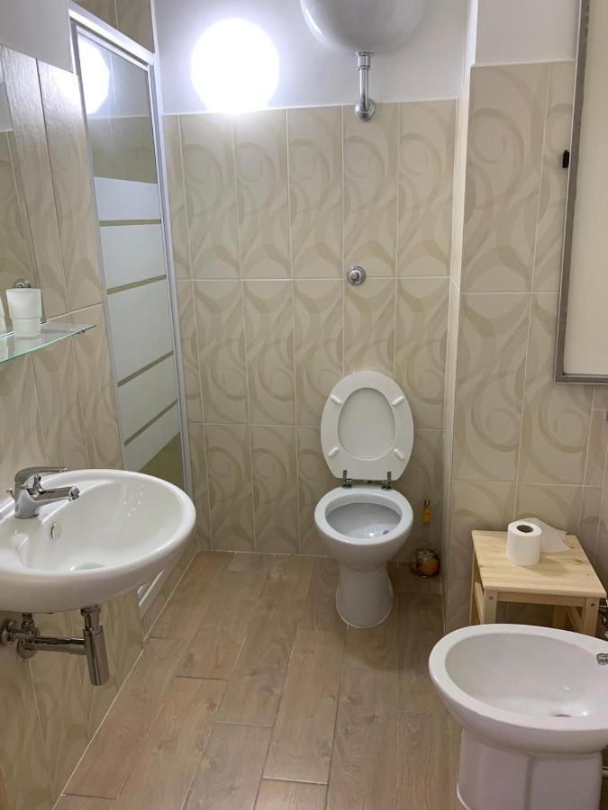 Le Tre Orchidee Bed & Breakfast Salerno Ngoại thất bức ảnh