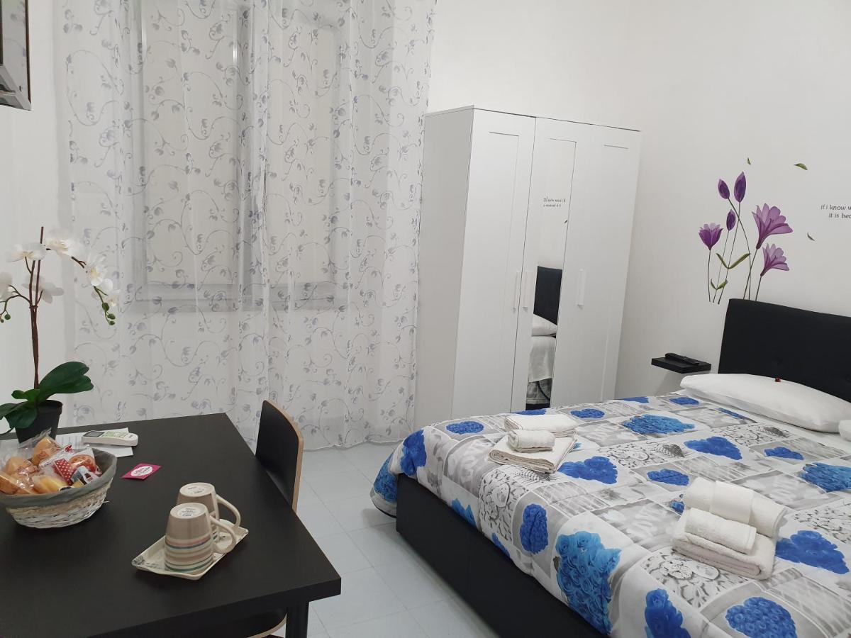 Le Tre Orchidee Bed & Breakfast Salerno Ngoại thất bức ảnh